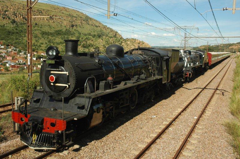 Panpoort ,Oh, Panpoort. Signal check and a lengthy wait for the Pilot working to accept the train.