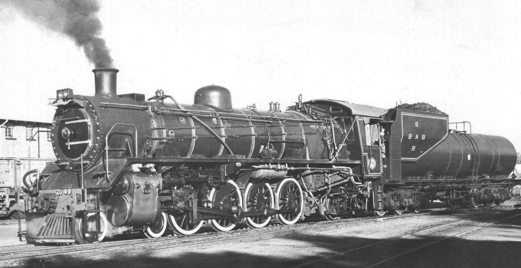 Pretoria's "Blou Bull", 19D locomotive, number 2749 fresh from Bloemfontein workshops and pinstriped as well. This loco was used on the Blue Train shunt for many years and was eventually relocated to Voorbaai depot and since painted black. Seen here at Capital Park.