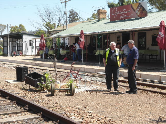 Steve and Steve chat in front of Cullinan Station