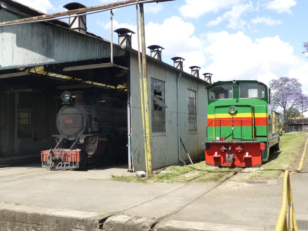 4724 (?) stands next to 2409