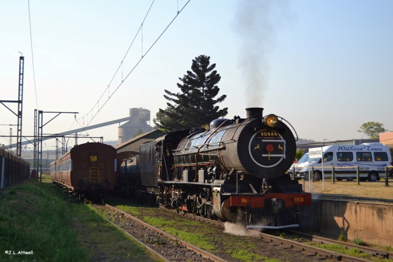 With shunting completed and the loco prepared, No 1535 waits for passengers to embark.