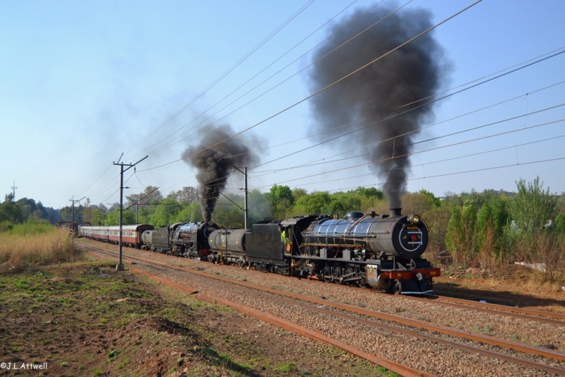 Due to unforeseen circumstances, No.1535 was able to return to Germiston earlier than expected. Seen here leaving Irene, No.1535 double-heads with 15F 3046 - which had taken a train to Irene earlier.