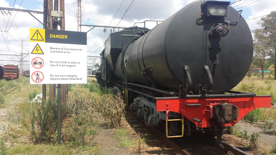 An unusual juxtaposition of loco and sign
