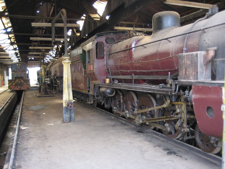 2409, with 5918 and 3020 behind, and a diesel on the next road