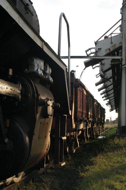 The big front end of 2650 ready to approach the coaling zone.