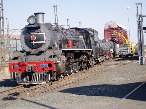 Reefsteamers' coal grab loading coal in Witbank in front of the old coal stage<br /><br />Photo by John Ashworth August 2007