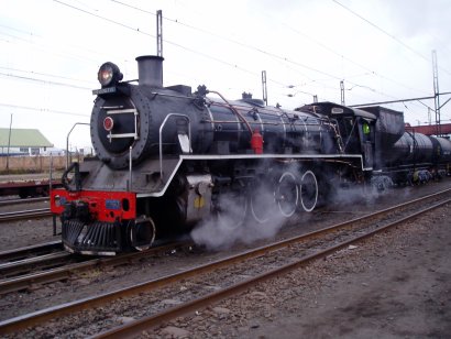 2650 stands at the head of the train in Witbank shed ready to depart<br /><br />Photo by John Ashworth 26/08/07