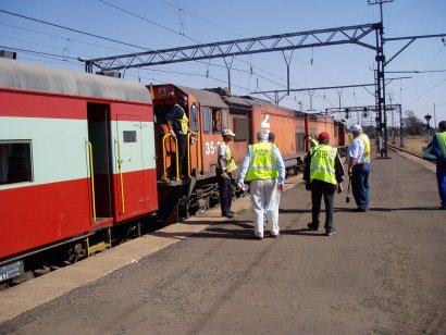 Train ready to depart<br /><br />Photo by John Ashworth 24/08/07