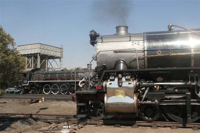 2650 and 2056 are posed side-to-side after the latter's arrival at the Park.