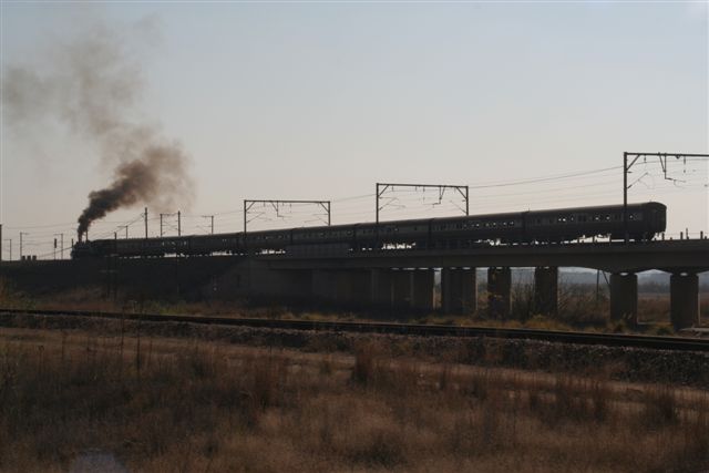 Another signal stop on the bridge crossing the old Warmbaths road at Bon Accord - a mid-afternoon silhouette.