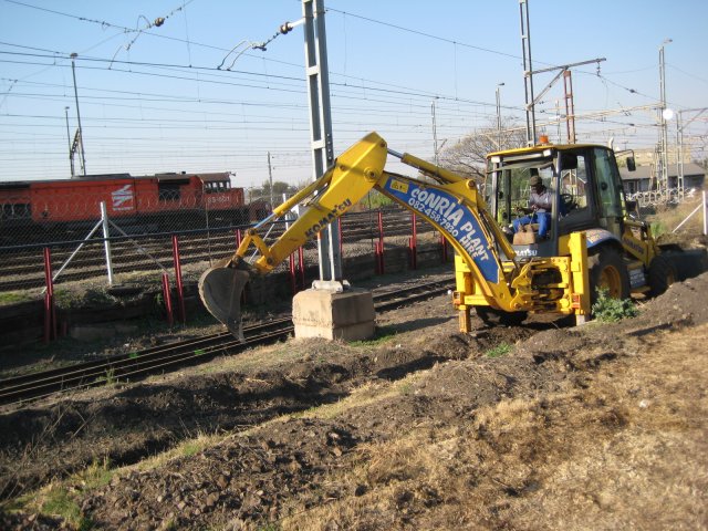 The Hercules shunt car sits in the background while the back actor works
