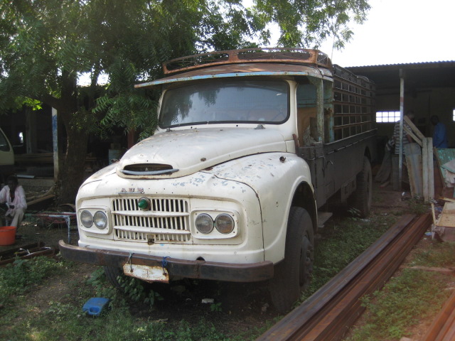 Suq lorry