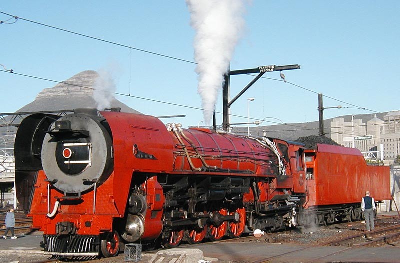Just taken on water and waiting for signals. Sorry about the milk crate. Note the sign above the cab.