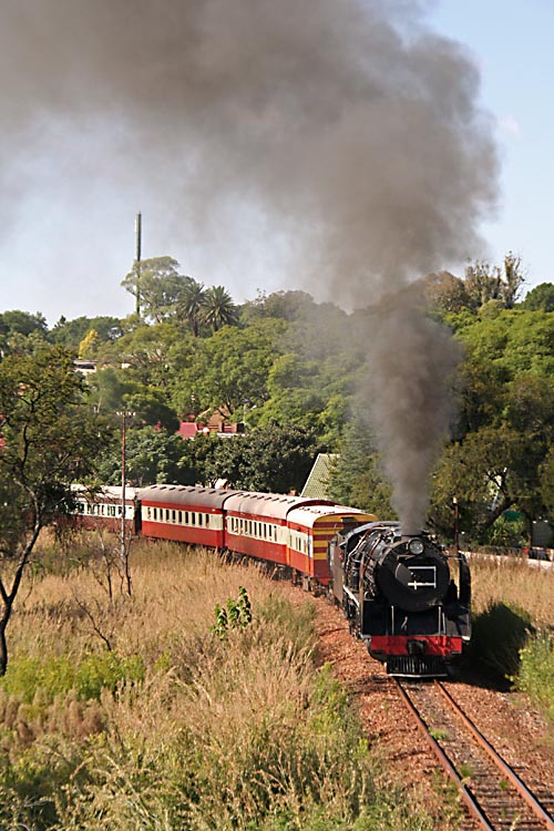 The classic koppie departure from Cullinan-no slips here