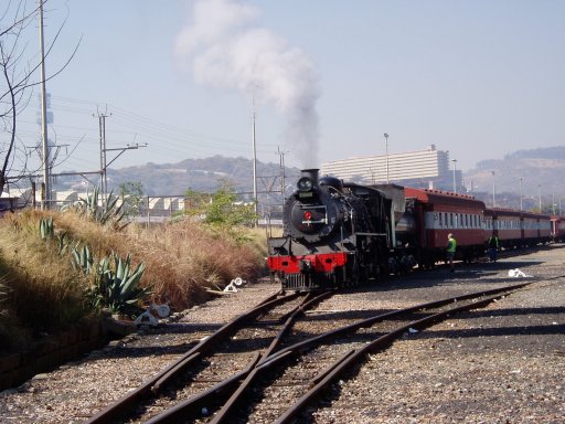 3664 shunts in the Blue Train yard in Pretoria<br /><br />Photo by John Ashworth 15/07/07