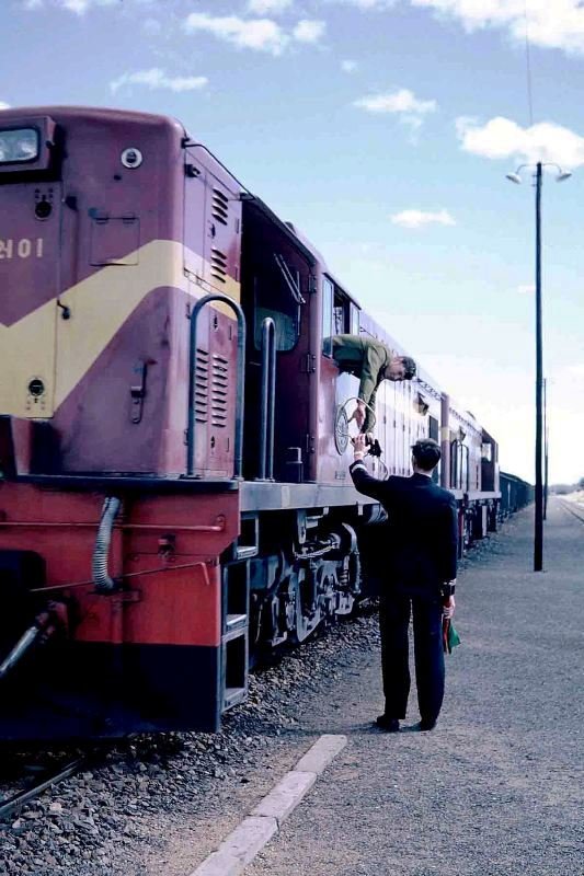 Exchanging of Van Schoor train tokens between the Drivers Assistant and the Station Master