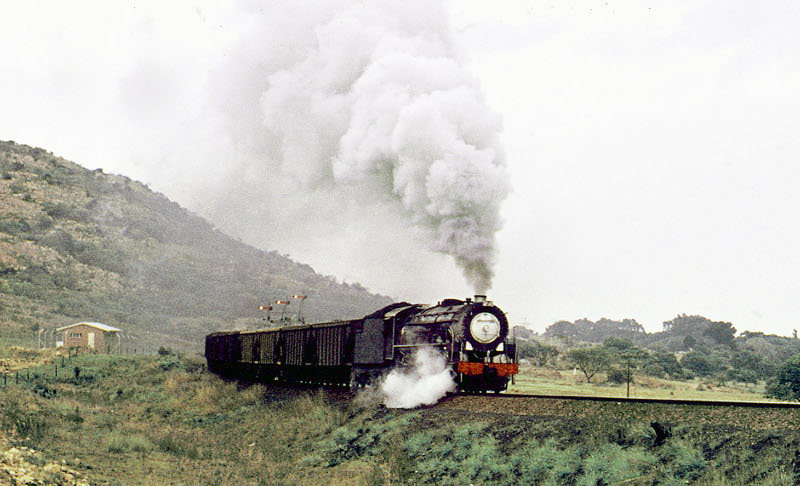 2817 blasting out of Panpoort 061174.jpg