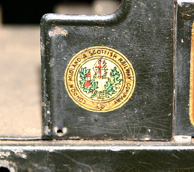 12 - Closeup of the logo - how nice is this for detail?   K R Wilson-Smith Oct 2009.