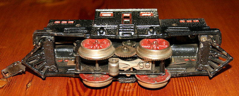 6 - Underside - note the thickness of the ast iron body....    K R Wilson-Smith  Oct 2009