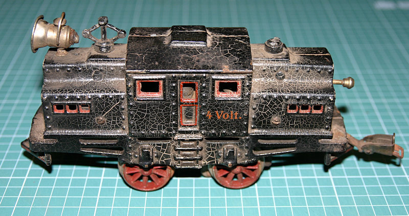 1 - Side view to indicate length (1 square = 1 cm).   K R Wilson-Smith  Oct 2009