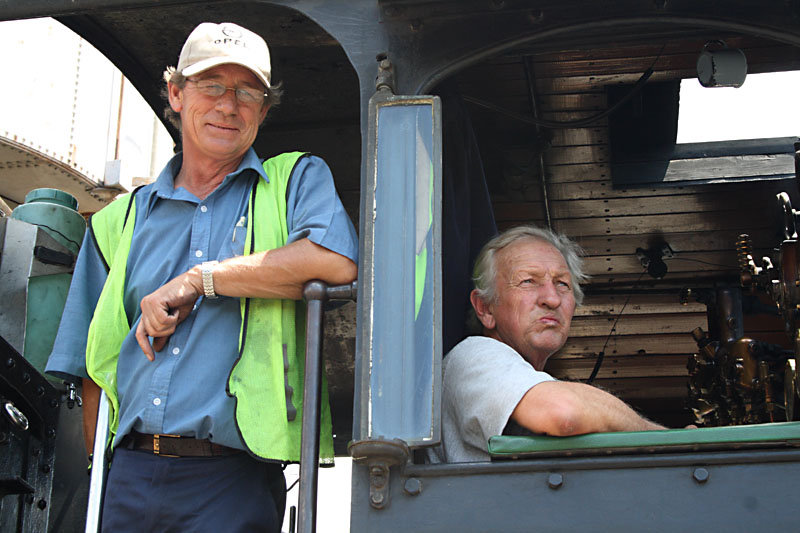 Daantjie and Cliff on 2650, 20091006.jpg