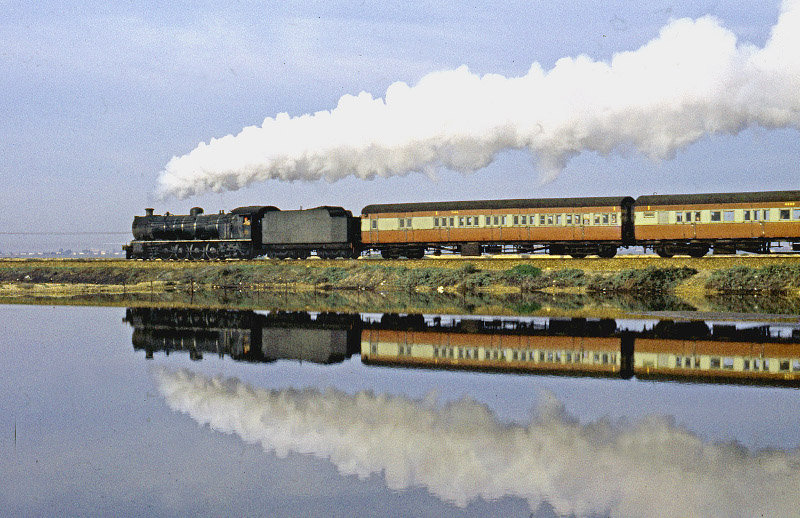 15AR Suburban passenger Swartkops 1980.jpg