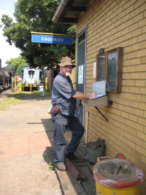 John signs in at Capital Park<br /><br />Photo by Jane Ashworth 27 Nov 2009