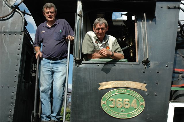 Third man in training Steve Smith and his driver, Gert Van Vuuren, pose for<br />the camera at Cullinan