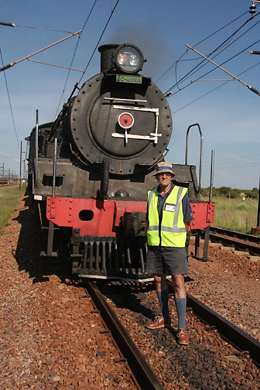 Robert is most happy with the motion repairs just completed, and has found no problems during a greasing stop at Pyramid South