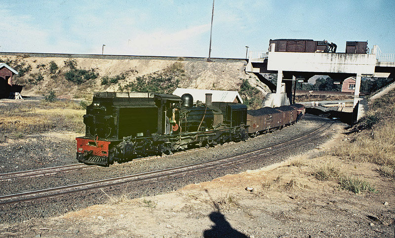 NGG 16 85 Loco shunt Donnybrook 1977.jpg